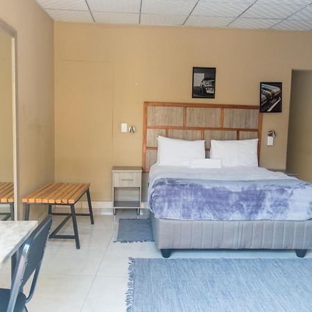Ondangwa Rest Camp Bed and Breakfast Exteriör bild