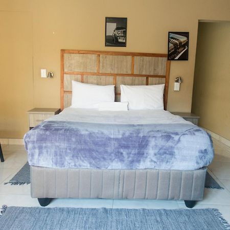 Ondangwa Rest Camp Bed and Breakfast Exteriör bild