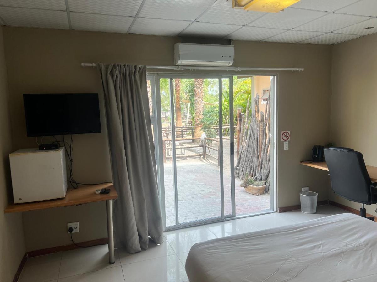 Ondangwa Rest Camp Bed and Breakfast Exteriör bild