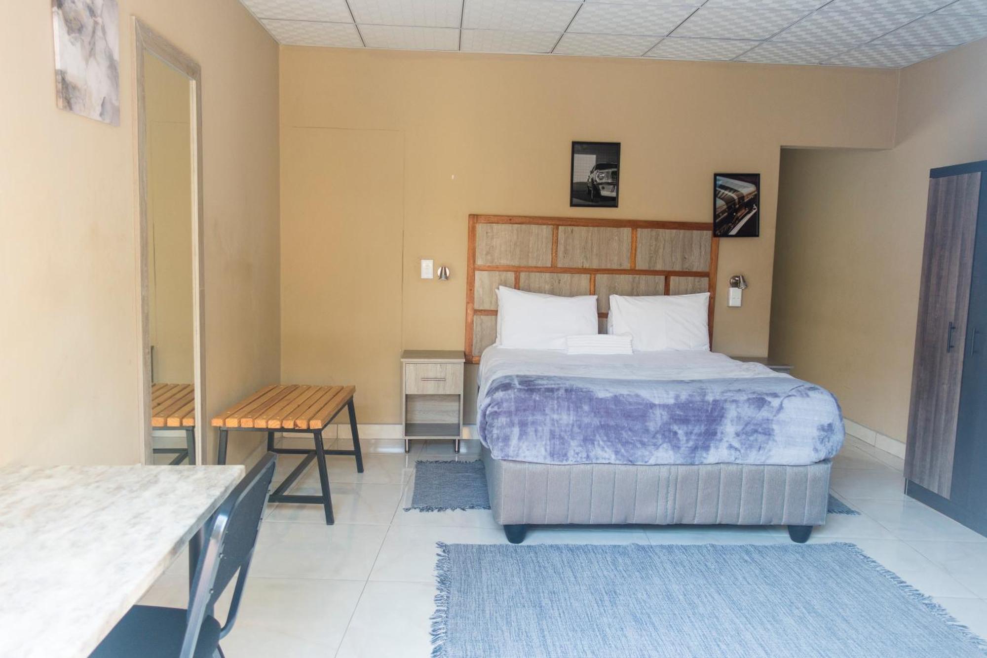 Ondangwa Rest Camp Bed and Breakfast Exteriör bild