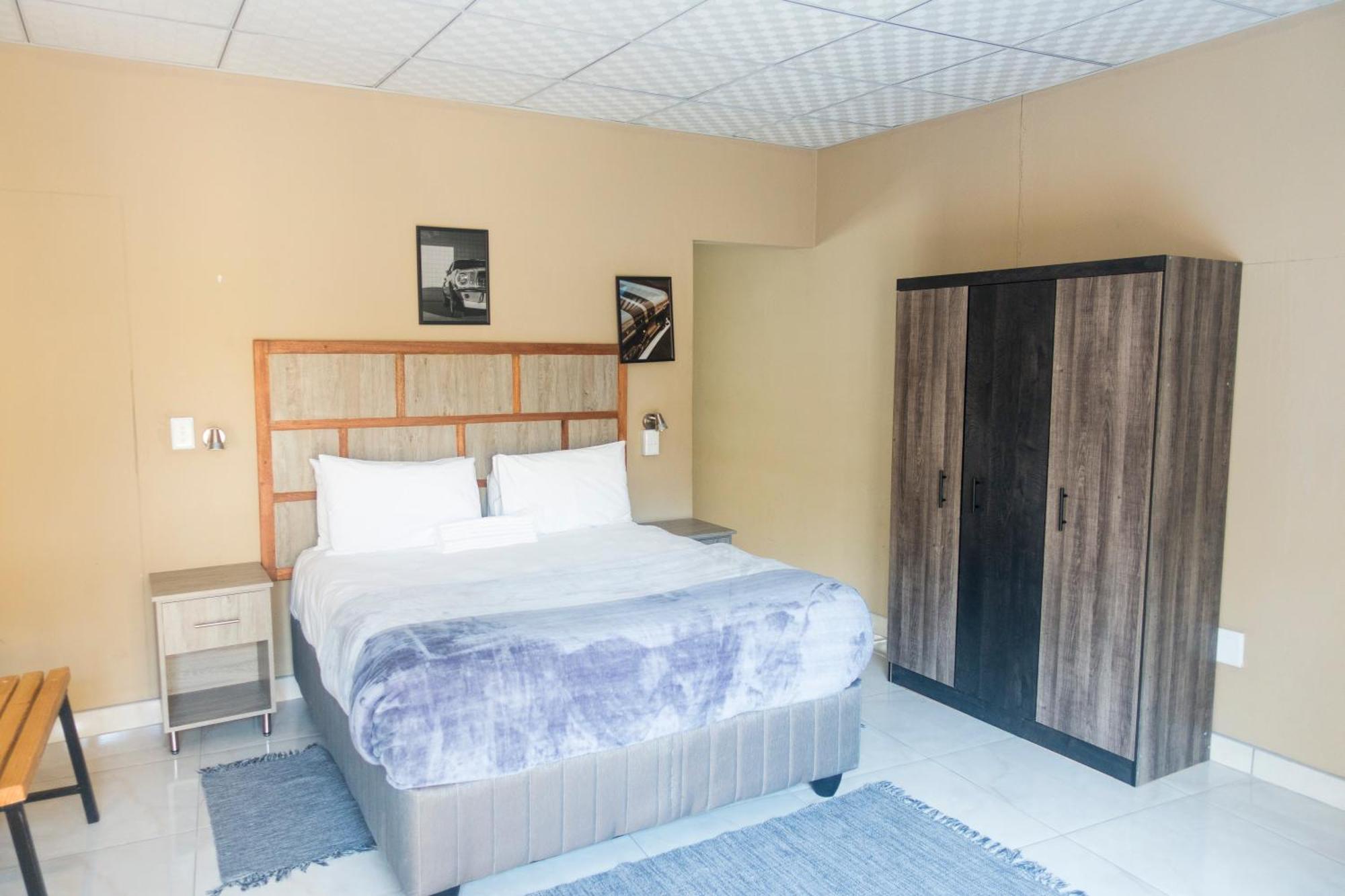 Ondangwa Rest Camp Bed and Breakfast Exteriör bild